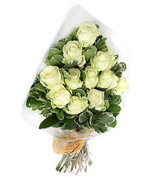  Hediye Çiçek online çiçek gönderme sipariş  12 li beyaz gül buketi.