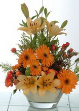 Hediye Çiçek çiçek siparişi sitesi  cam yada mika vazo içinde karisik mevsim çiçekleri