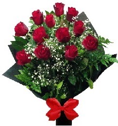 11 adet kırmızı gülden buket  Hediye Çiçek hediye sevgilime hediye çiçek 