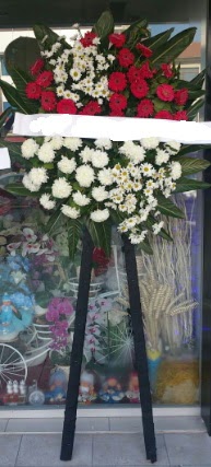 Cenaze çiçeği cenaze çiçek modelleri  Hediye Çiçek yurtiçi ve yurtdışı çiçek siparişi 